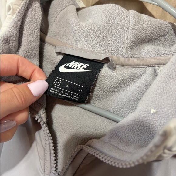 Nike jacket - Picture 2 of 4